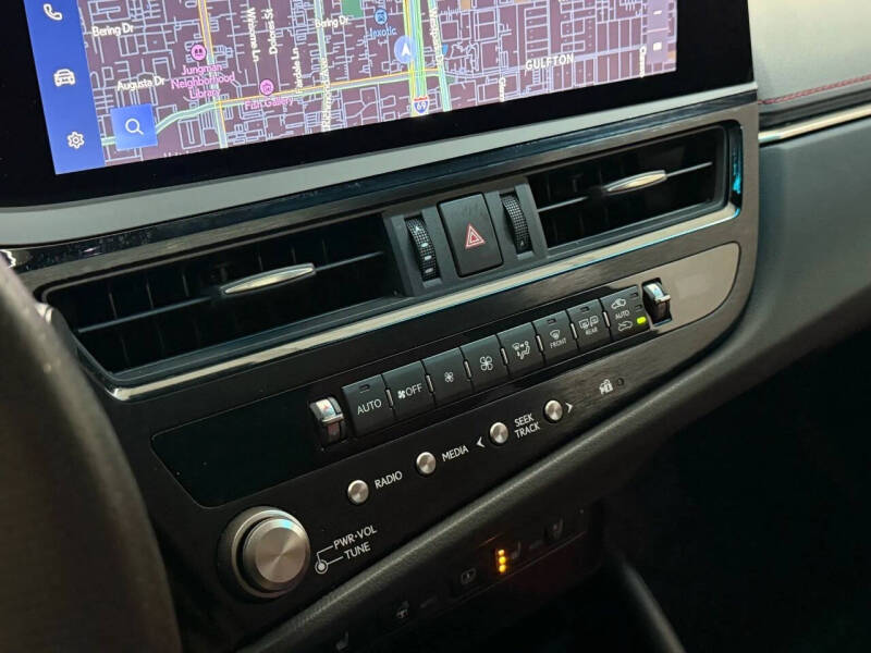 2023 Lexus ES 350 F SPORT Handling