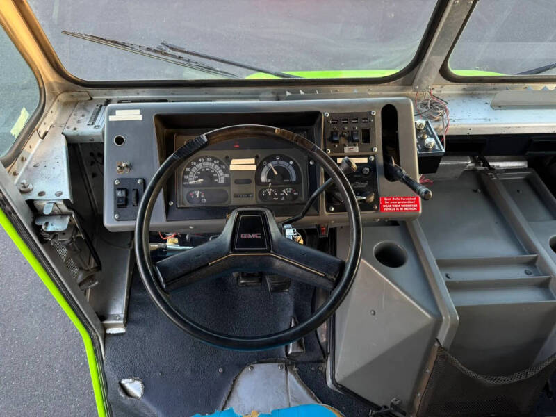 1992 GMC P30 Forward Control Chassis