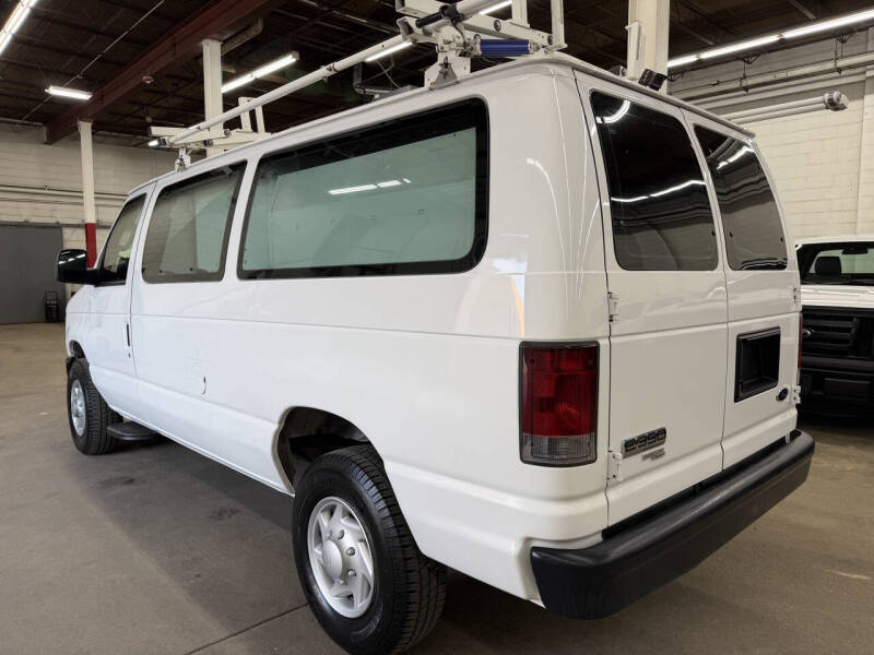 2011 Ford E-Series E-350 SD