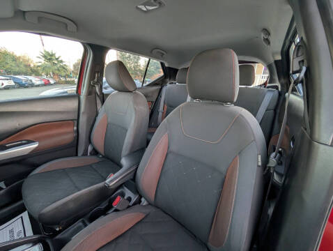 2020 Nissan Kicks SR