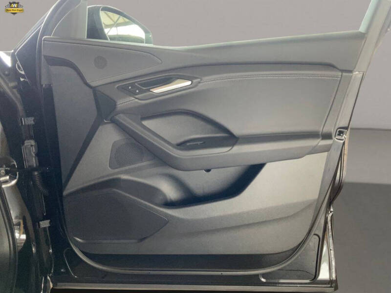 2025 Audi Q6 e-tron Premium