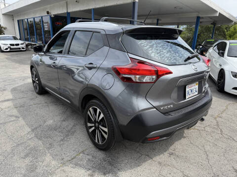 2019 Nissan Kicks SR