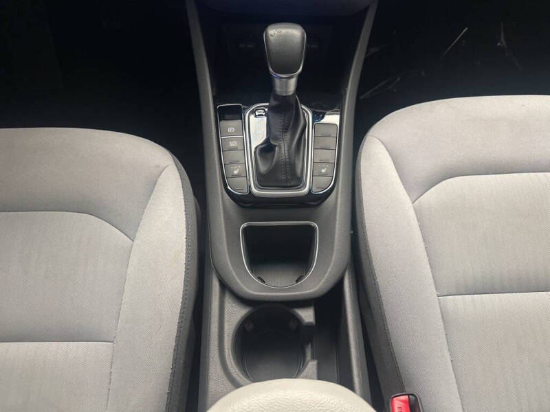 2022 Hyundai Ioniq Hybrid SE