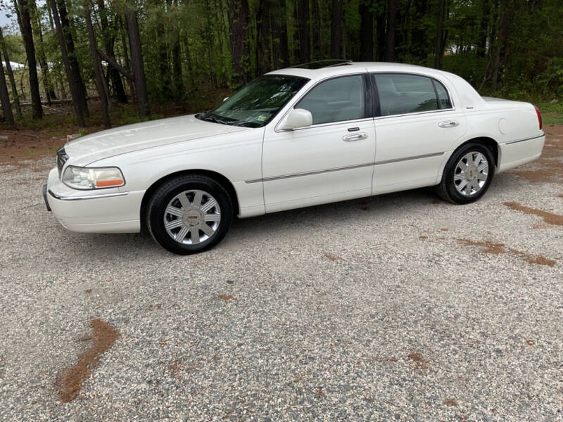 2004 Lincoln Town Car Ultimate photo 3