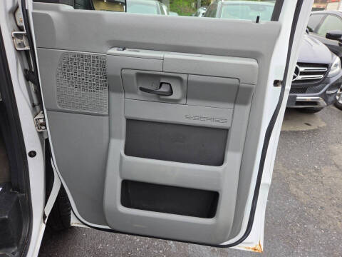 2012 Ford E-Series E-350 SD XLT