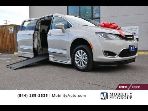 2019 Chrysler Pacifica for sale at CO Fleet & Mobility in Denver CO