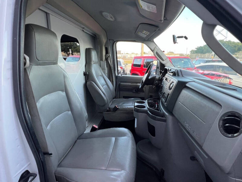 2013 Ford E-Series E-350 SD