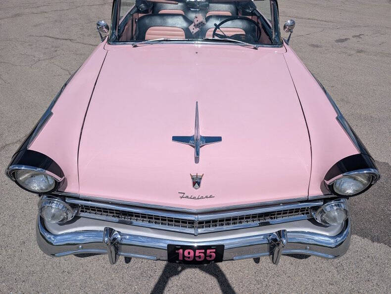 1955 Ford Sunliner