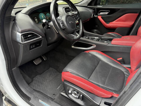 2018 Jaguar F-PACE S