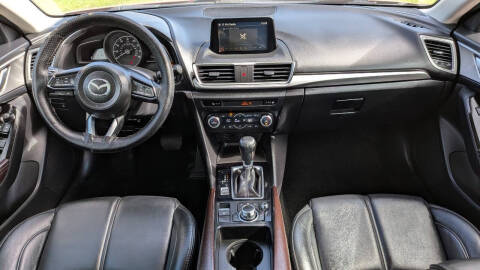 2018 Mazda MAZDA3 Touring