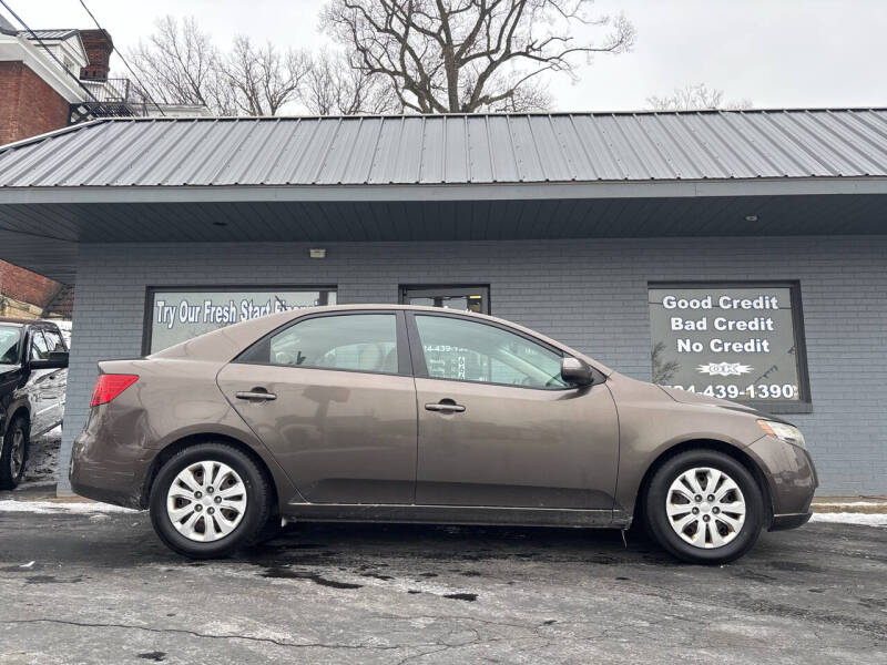 2013 Kia Forte for sale at Auto Credit Connection LLC in Uniontown PA