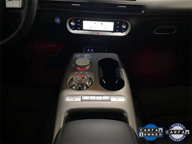 2024 Genesis GV60 Standard