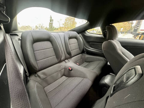 2016 Ford Mustang V6