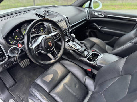 2016 Porsche Cayenne S E-Hybrid