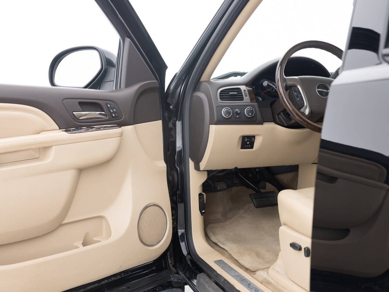 Used Car 2013 Gmc Sierra 2500hd  Denali 4x4 4dr Crew Cab Sb For Sale Under $35,000 In Coal City, Illinois