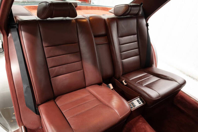 1988 Mercedes-Benz 560-Class 560 SEL