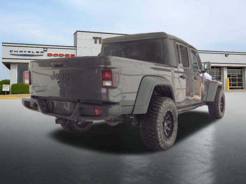 2022 Jeep Gladiator Sport