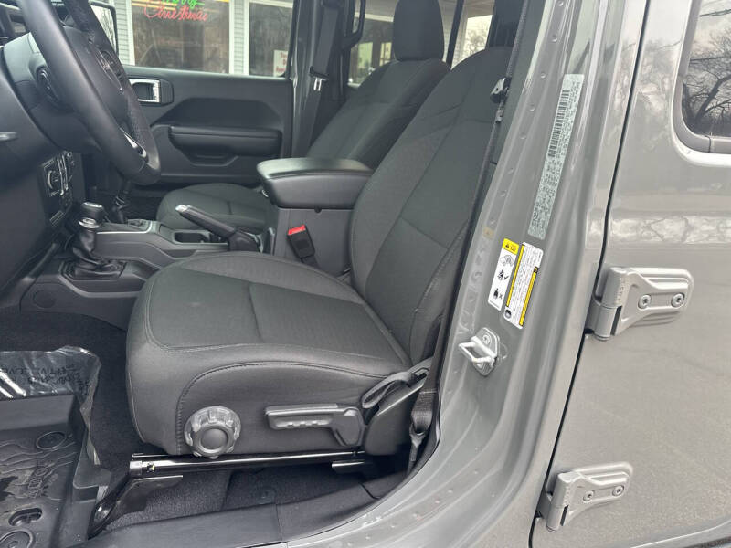 2020 Jeep Gladiator Sport