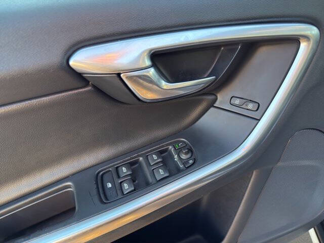 2017 Volvo V60 Cross Country T5 Premier