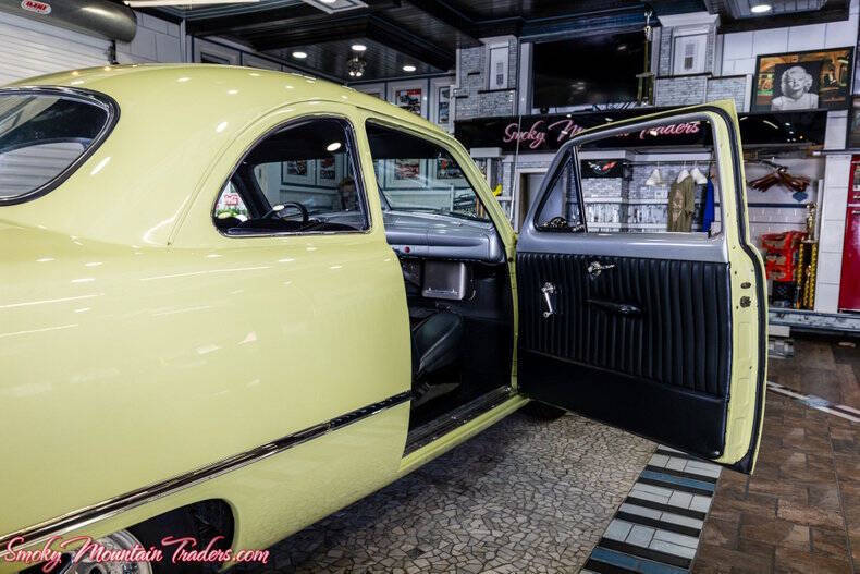 1950 Ford Custom Deluxe