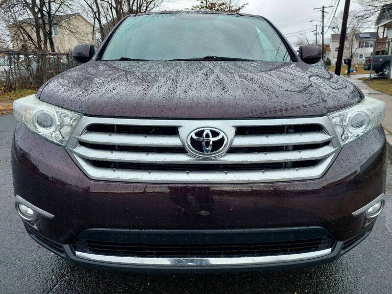 2011 Toyota Highlander SE