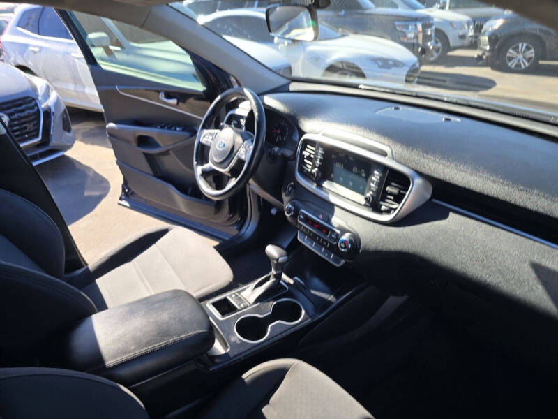 2020 Kia Sorento LX V6