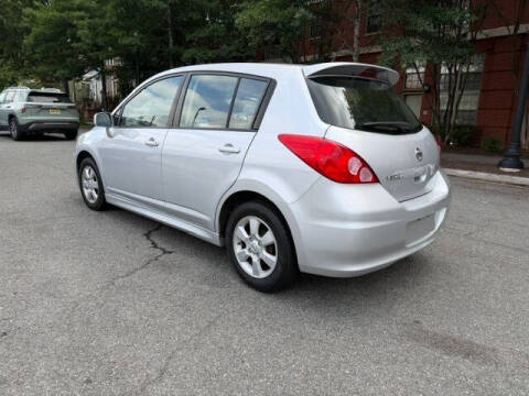 2011 Nissan Versa 1.8 SL