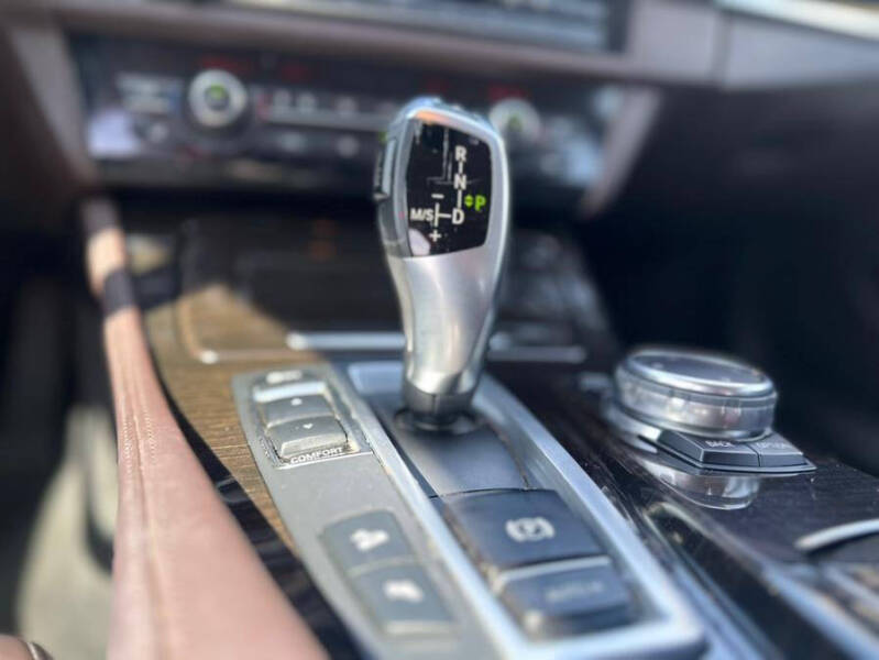 2015 BMW 5 Series 528i xDrive