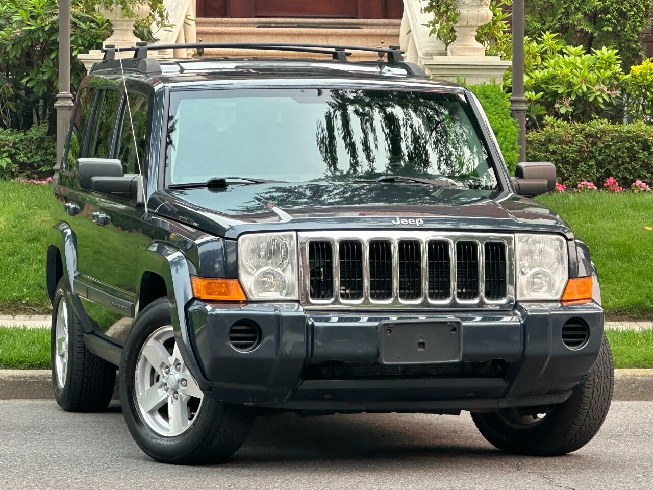 2007 Jeep Commander SUV - $7,900