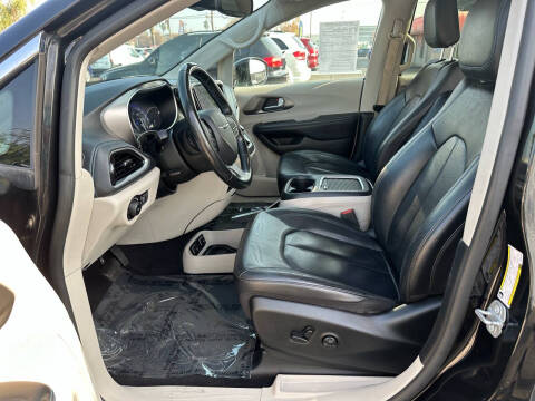 2021 Chrysler Pacifica Touring L