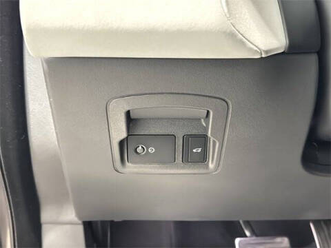 2024 Land Rover Range Rover Velar P250 Dynamic SE