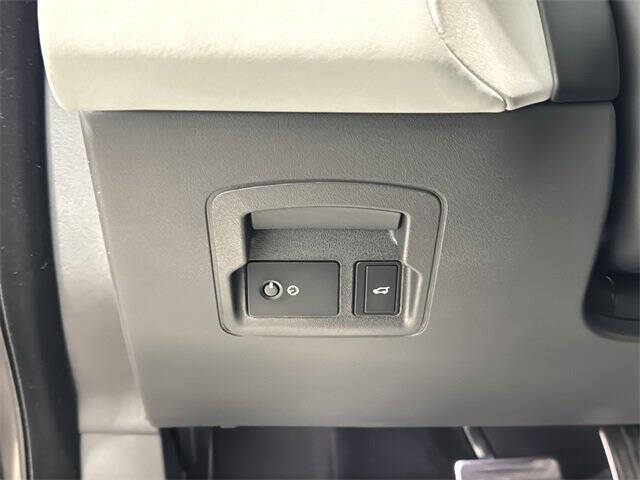 2024 Land Rover Range Rover Velar P250 Dynamic SE