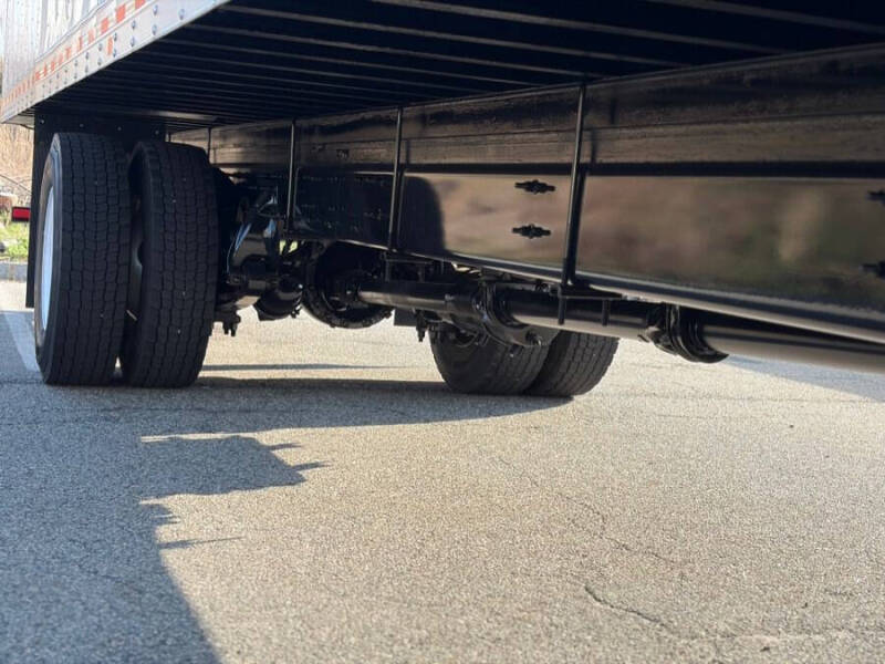 2020 Freightliner M2 106