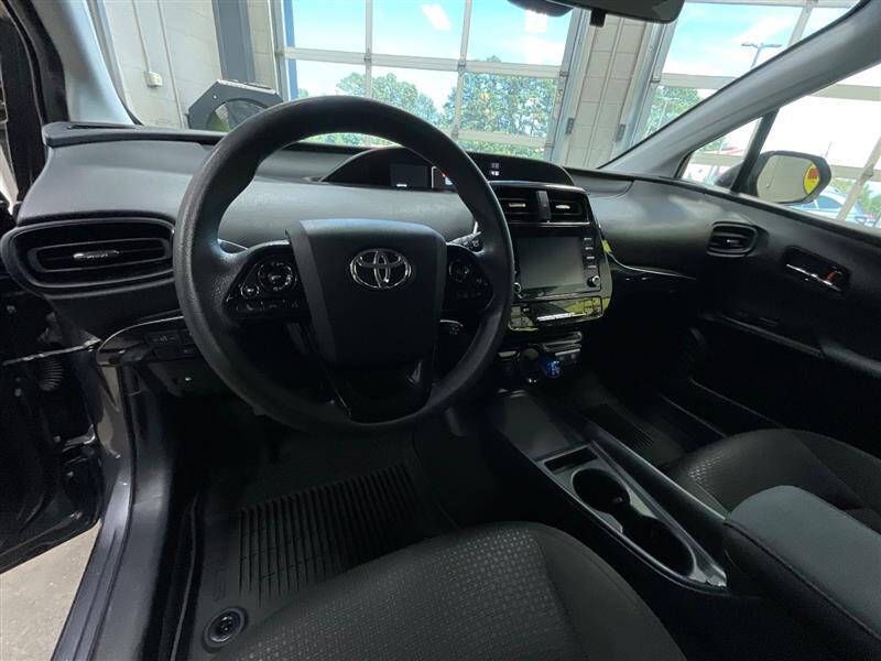 2022 Toyota Prius LE