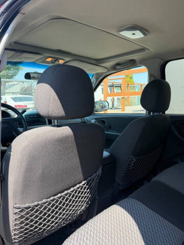 2004 Ford Escape XLT