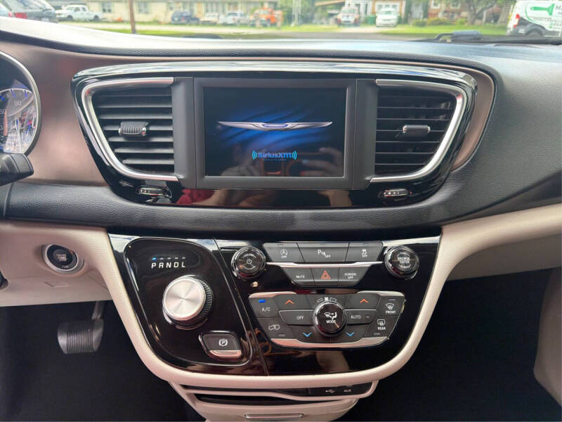 2018 Chrysler Pacifica Touring Plus
