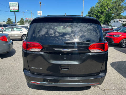 2018 Chrysler Pacifica Touring L Plus