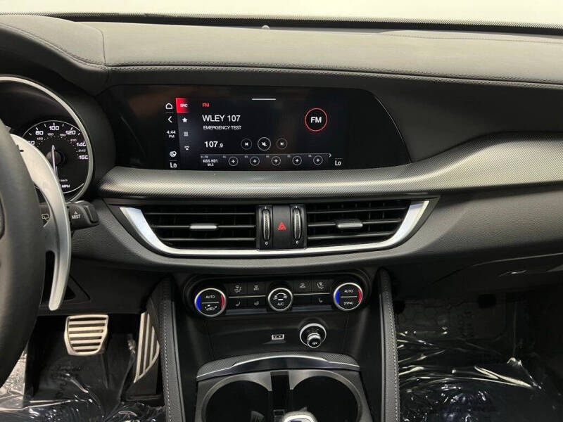 2022 Alfa Romeo Stelvio Veloce