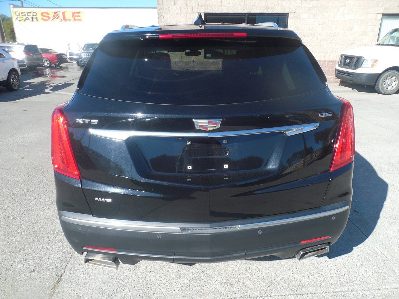 2018 Cadillac XT5 for sale at VIP Motor Sales in Hazel Park, MI