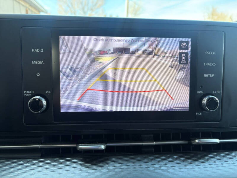 2022 Kia Carnival LX