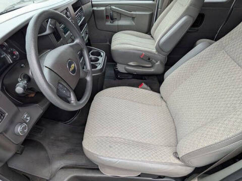 2025 Chevrolet Express LT 3500