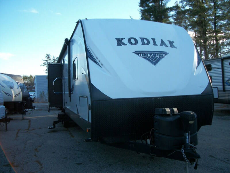 2018 Dutchmen Kodiak 331BHSL for sale at Olde Bay RV in Rochester NH