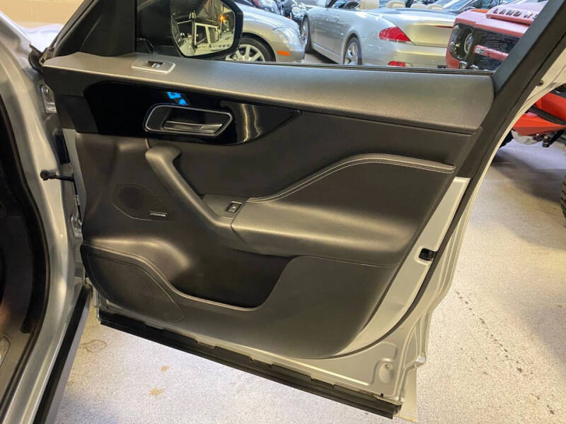 2019 Jaguar F-PACE S