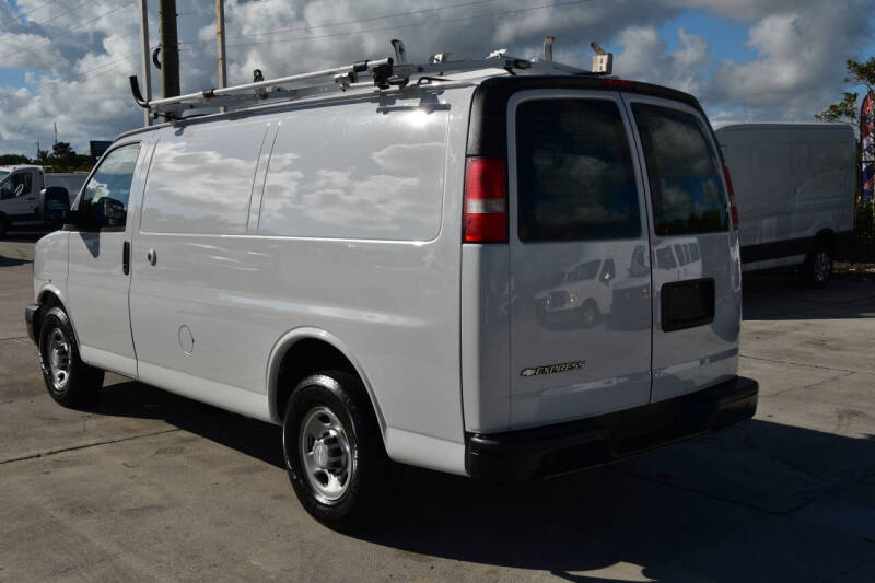 2017 Chevrolet Express 2500