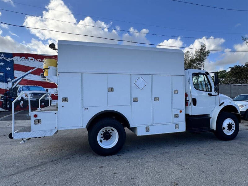 2014 Freightliner M2 106
