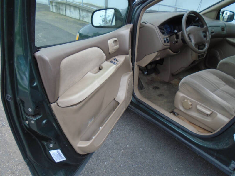 2002 Toyota Sienna CE