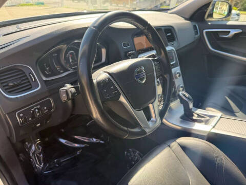 2018 Volvo V60 Cross Country T5 Platinum