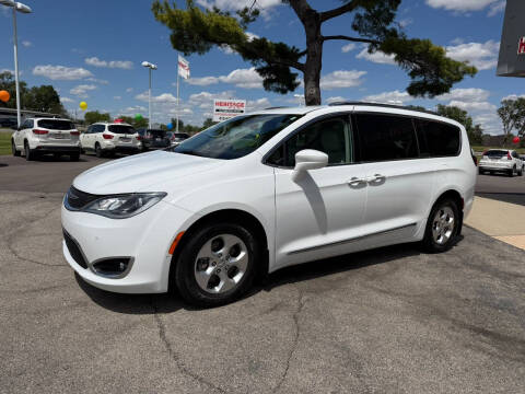 2017 Chrysler Pacifica Touring-L Plus