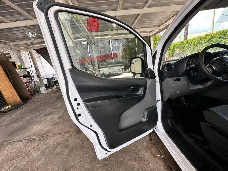 2017 Nissan NV200