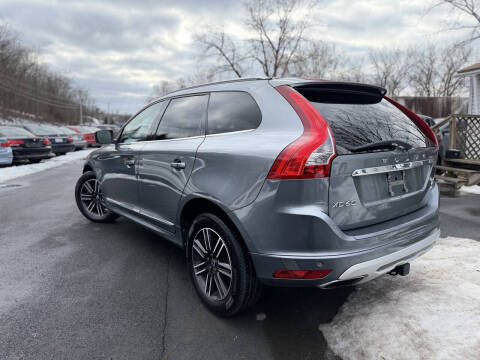 2017 Volvo XC60 T5 Dynamic